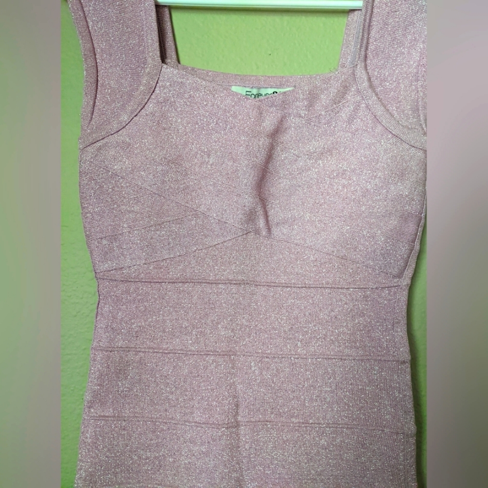 Pink bodycon dress - Picture 2 of 5